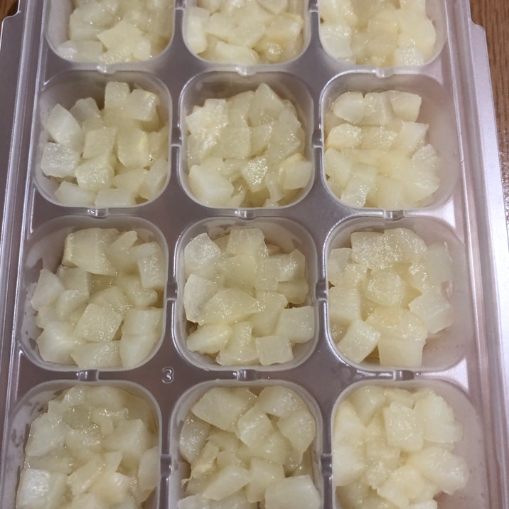離乳食 梨の角切り